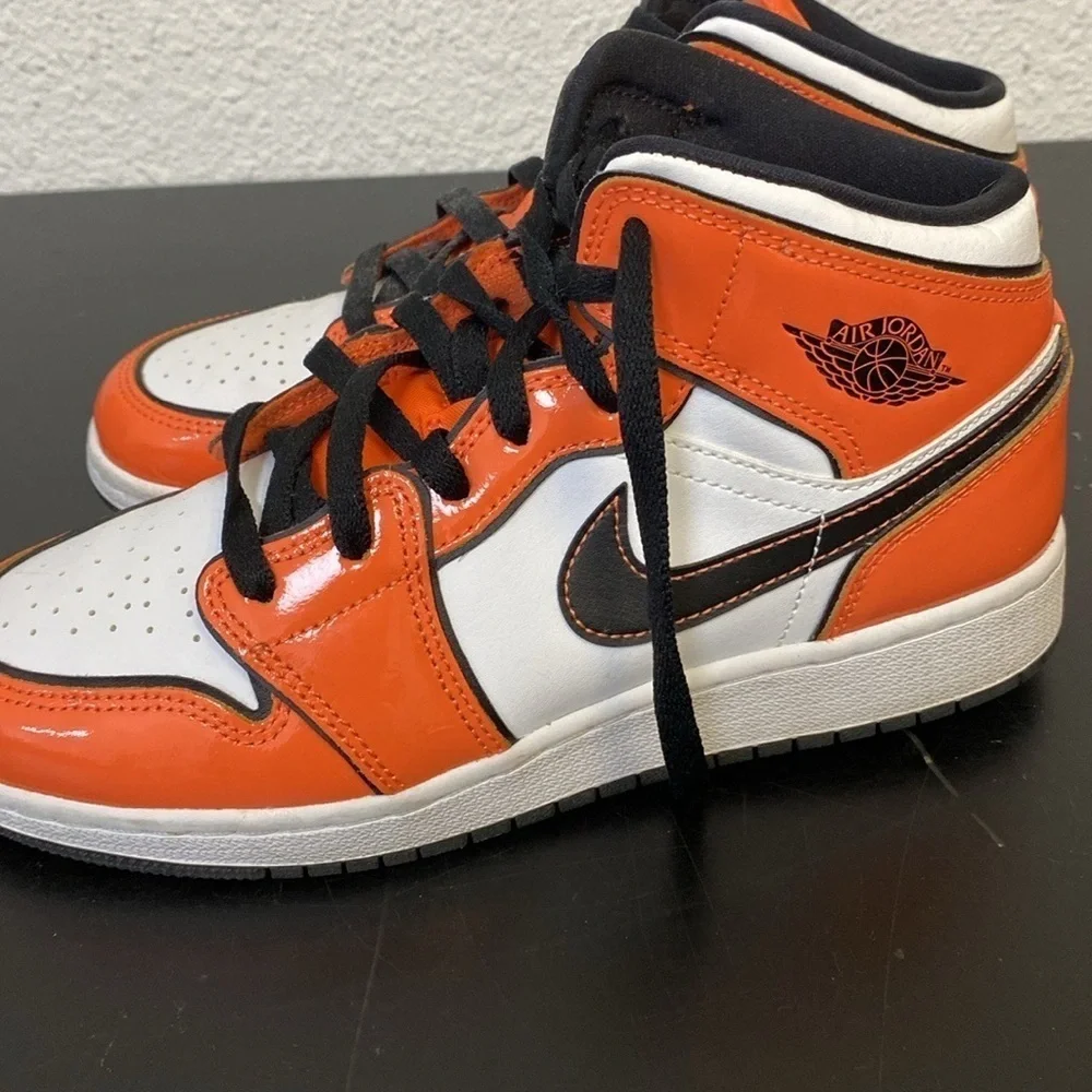 Nike Air Jordan 1 Mid SE Turf Orange / Black White DD6834-802 Size 5.5